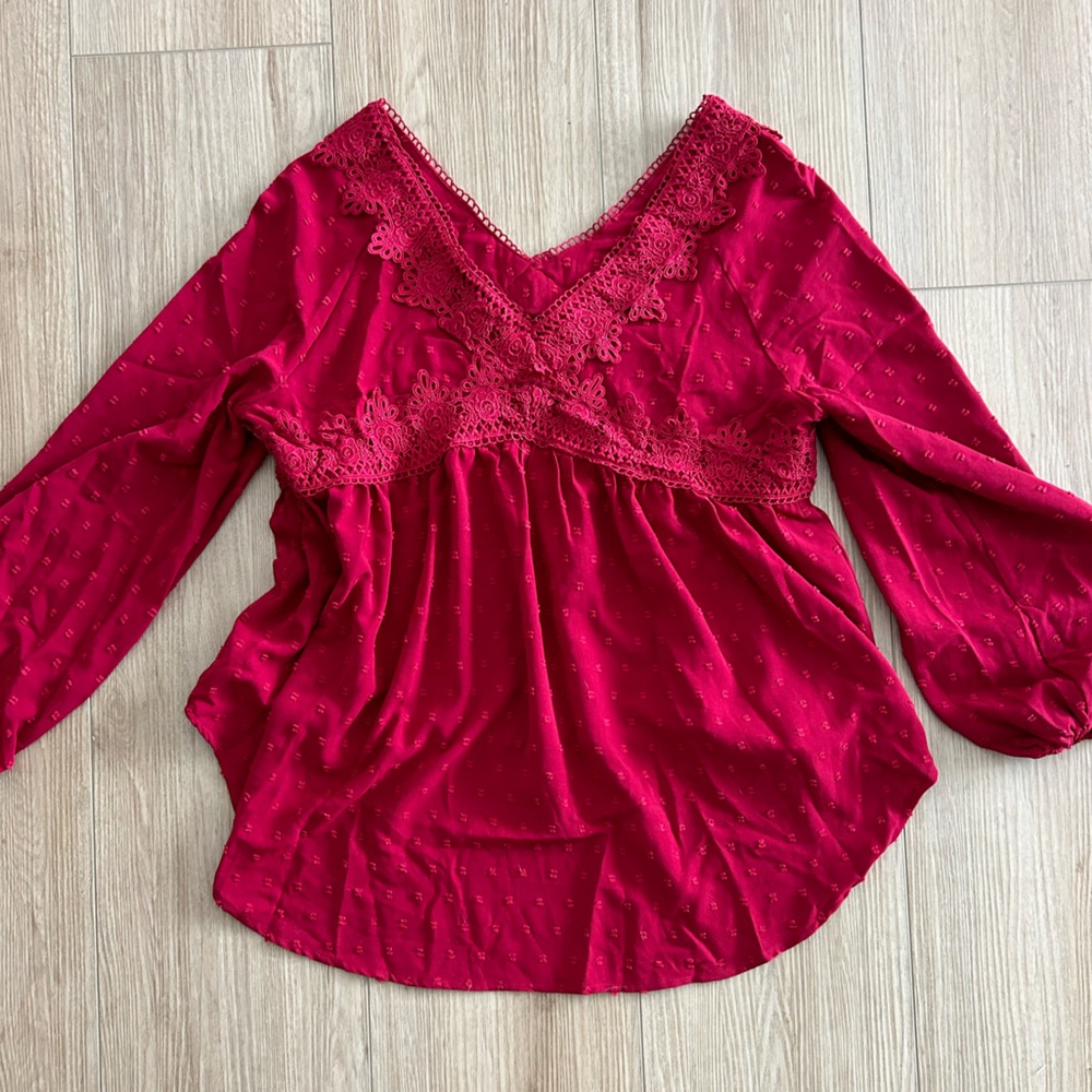 LAST CHANCE NWT Flouncy Sleeve Top Cupshe M